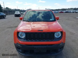 2018 Jeep Renegade Latitude with VIN ZACCJBBB3JPH30968, listed as a IAAI auction lot 41984209 with 106,338 mi miles. Bid and sale history available at carsss.com. Image 12.