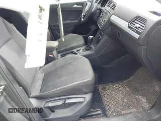 2018 Volkswagen Tiguan S with VIN 3VV0B7AX2JM011628, listed as a IAAI auction lot 41685841 with 129,484 mi miles and . Bid and sale history available at DreamBid. Image 5.