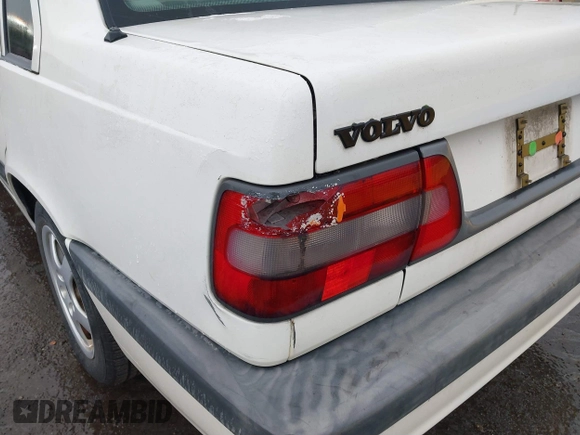 1996 Volvo S70 with VIN YV1LS5540T1337079, listed as a IAAI auction lot 41495253 with 180,722 mi miles. Bid and sale history available at carsss.com. Image 6.