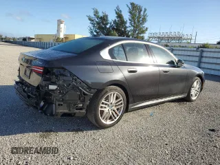 2025 BMW 5 Series 530i with VIN WBA43FJ04SCT73258, listed as a Copart auction lot 45519765 with 6,872 mi miles and Clean Title. Bid and sale history available at carsss.com. Image 3.