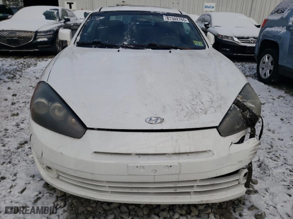 2008 Hyundai Tiburon GT with VIN KMHHN66F68U269896, listed as a Copart auction lot 87502765 with 196,437 mi miles and Salvage Title. Bid and sale history available at carsss.com. Image 5.