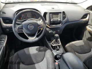 2018 Jeep Cherokee Latitude z VIN 1C4PJLCB6JD510986, wystawiony jako Copart lot #65616125 z przebiegiem 153 322 mil mil oraz Czysty tytuł • Clean title. Historia ofert i sprzedaży dostępna na DreamBid. Obrazek 8.