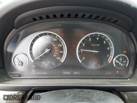 2013 BMW 5 Series 535i xDrive with VIN WBAFU7C59DDU68738, listed as a Copart auction lot 62061725 with 153,052 mi miles and Salvage title. Bid and sale history available at DreamBid. Image 9.