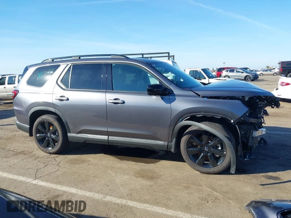 2025 Honda Pilot Black Edition with VIN 5FNYG1H91SB014047, listed as a IAAI auction lot 41645999 with 7,801 mi miles. Bid and sale history available at carsss.com. Image 14.