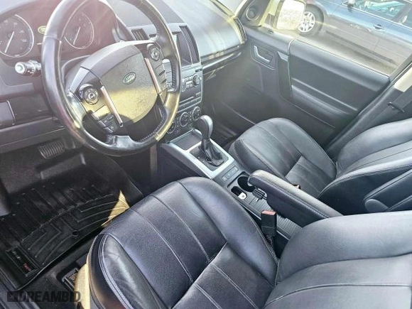 2014 Land Rover LR2 with VIN SALFR2BG5EH389838, listed as a Copart auction lot 76070094 with 131,493 mi miles and Clean Title. Bid and sale history available at carsss.com. Image 9.