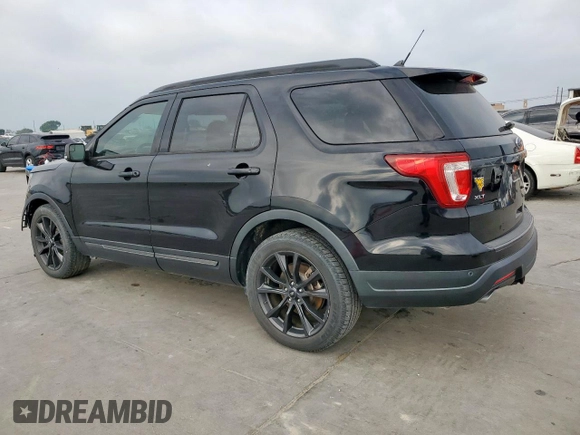 2018 Ford Explorer XLT z VIN 1FM5K7D87JGA54957, wystawiony jako Copart lot #56703225 z przebiegiem 56 172 mil mil oraz Szkoda całkowita • Salvage title. Historia ofert i sprzedaży dostępna na DreamBid. Obrazek 2.