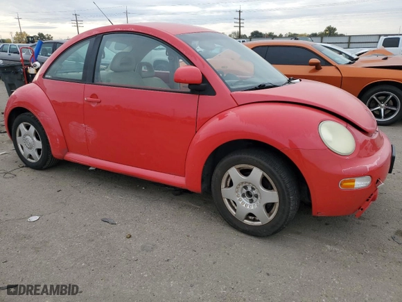 1998 Volkswagen New Beetle with VIN 3VWBB61C8WM003326, listed as a Copart auction lot 76794644 with 113,272 mi miles and Salvage Title. Bid and sale history available at carsss.com. Image 4.