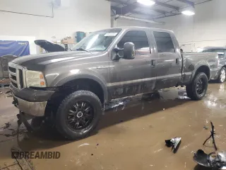 2005 Ford F-250 XL with VIN 1FTSW215X5EC15277, listed as a Copart auction lot 46355635 with 177,231 mi miles and Salvage title. Bid and sale history available at DreamBid. Image 1.