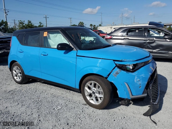 2025 Kia Soul LX with VIN KNDJ23AU2S7247869, listed as a Copart auction lot 51965715 with 2,203 mi miles and Salvage Title. Bid and sale history available at carsss.com. Image 4.