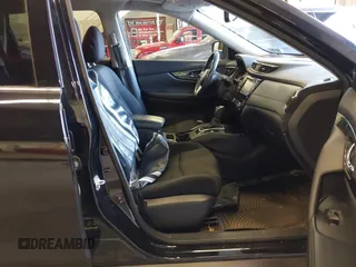2017 Nissan Rogue SL with VIN 5N1AT2MV1HC752891, listed as a IAAI auction lot 41993353 with 95,948 mi miles. Bid and sale history available at carsss.com. Image 5.