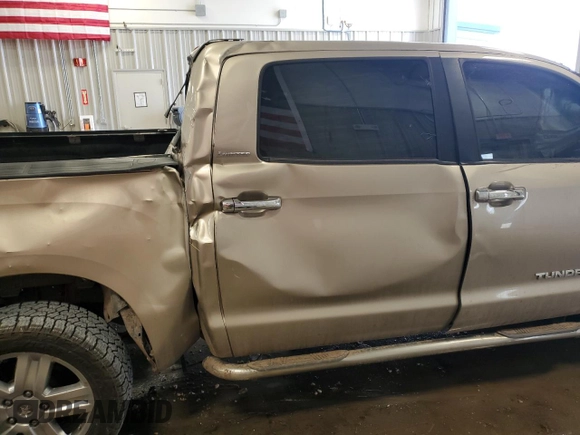 2007 Toyota Tundra Limited z VIN 5TBDV58157S475415, wystawiony jako Copart lot #50748095 z przebiegiem Nie podano mil oraz Czysty tytuł • Clean title. Historia ofert i sprzedaży dostępna na DreamBid. Obrazek 10.