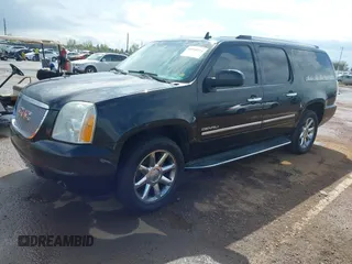 2012 GMC Yukon XL Denali with VIN 1GKS2MEFXCR276620, listed as a IAAI auction lot 41910714 with 266,800 mi miles. Bid and sale history available at carsss.com. Image 2.