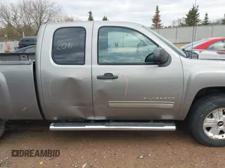 2012 Chevrolet Silverado 1500 LT with VIN 1GCRKSE76CZ228698, listed as a IAAI auction lot 42092011 with 184,322 mi miles. Bid and sale history available at carsss.com. Image 14.