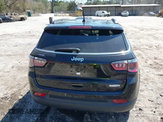 2022 Jeep Compass Latitude with VIN 3C4NJCBB4NT140193, listed as a IAAI auction lot 41787187 with 69,155 mi miles and . Bid and sale history available at carsss.com. Image 16.