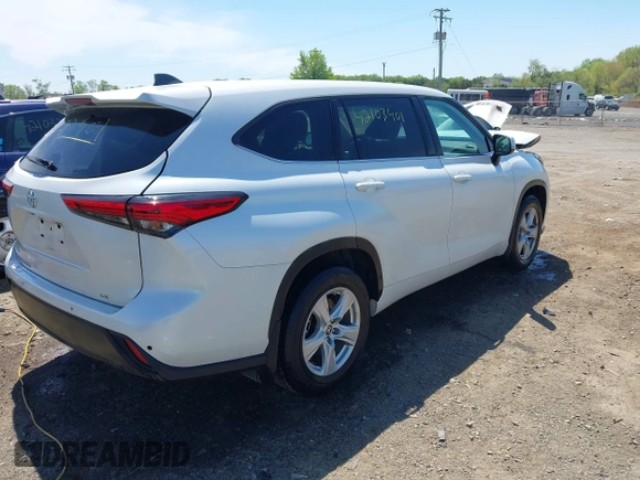 2022 Toyota Highlander LE with VIN 5TDBZRBH5NS580954, listed as a IAAI auction lot 42103401 with 40,391 mi miles and . Bid and sale history available at DreamBid. Image 4.