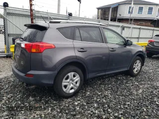 2015 Toyota RAV4 LE with VIN JTMBFREV2FJ023752, listed as a Copart auction lot 51439585 with 109,694 mi miles and Clean Title. Bid and sale history available at DreamBid. Image 3.