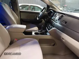 2016 Kia Sedona LX with VIN KNDMB5C10G6196316, listed as a IAAI auction lot 41766504 with 109,785 mi miles. Bid and sale history available at carsss.com. Image 5.