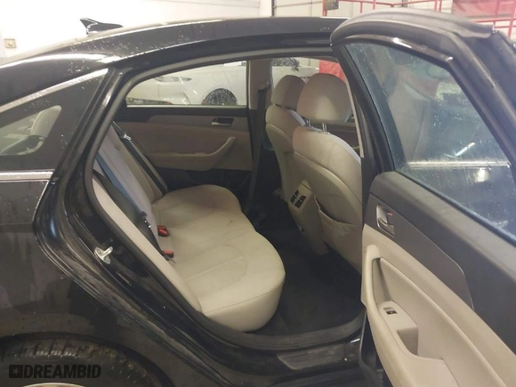 2019 Hyundai Sonata Sport with VIN 5NPE34AF4KH789783, listed as a IAAI auction lot 41082804 with 92,877 mi miles. Bid and sale history available at carsss.com. Image 8.