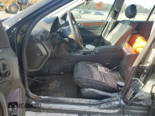 2002 Mercedes-Benz C 230/260/280/320 с VIN WDBRH64J72F130670, выставлен на аукционе Copart как лот 77267914 с пробегом Не указан миль и Списание • Salvage title. История ставок и продаж доступна на DreamBid. Изображение 7.