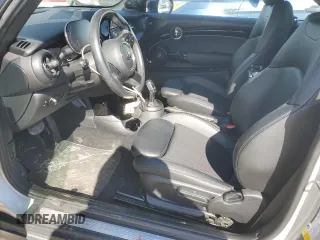 2022 MINI Convertible Cooper S с VIN WMW43DL00N3N52368, выставлен на аукционе Copart как лот 45111325 с пробегом 31 988 миль миль и Списание • Salvage title. История ставок и продаж доступна на DreamBid. Изображение 7.