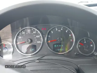 2010 Jeep Liberty Sport z VIN 1J4PN2GKXAW113367, wystawiony jako IAAI lot #42743577 z przebiegiem 118 063 mil mil oraz . Historia ofert i sprzedaży dostępna na DreamBid. Obrazek 7.