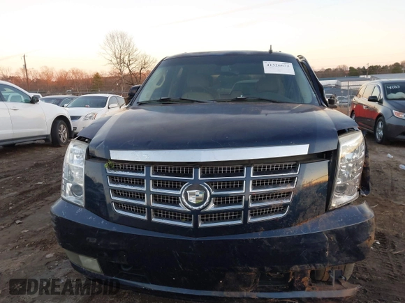 2007 Cadillac Escalade z VIN 1GYFK63847R345024, wystawiony jako IAAI lot #41326672 z przebiegiem Nie podano mil oraz . Historia ofert i sprzedaży dostępna na DreamBid. Obrazek 6.