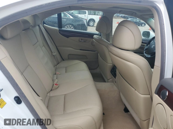 2007 Lexus LS 460 z VIN JTHBL46F075042974, wystawiony jako Copart lot #56526835 z przebiegiem 149 356 mil mil oraz Szkoda całkowita • Salvage title. Historia ofert i sprzedaży dostępna na DreamBid. Obrazek 10.