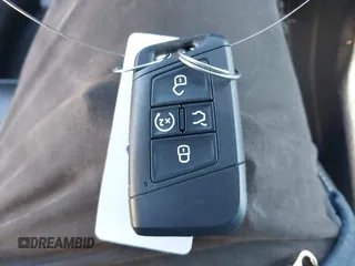 2023 Volkswagen Tiguan SE z VIN 3VVMB7AX7PM032629, wystawiony jako IAAI lot #41441468 z przebiegiem 52 518 mil mil oraz . Historia ofert i sprzedaży dostępna na DreamBid. Obrazek 11.