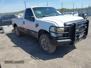 2008 Ford F-250 XL z VIN 1FTNF215X8EE19093, wystawiony jako IAAI lot #41991443 z przebiegiem 205 297 mil mil oraz . Historia ofert i sprzedaży dostępna na DreamBid. Obrazek 1.
