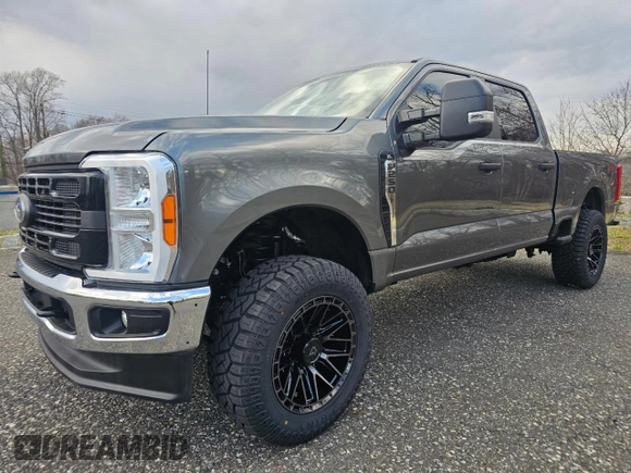 2024 Ford Super Duty F-250 SRW XL with VIN 1FT7W2BA4RED06617, listed as a Copart auction lot 52746465 with 1,220 mi miles and Clean Title. Bid and sale history available at carsss.com. Image 2.