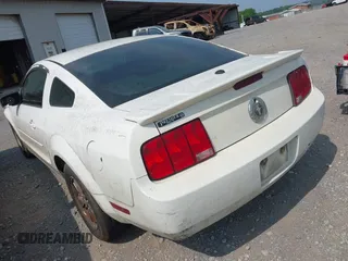 2007 Ford Mustang Deluxe with VIN 1ZVFT80N775312340, listed as a IAAI auction lot 42391348 with Not provided miles and . Bid and sale history available at DreamBid. Image 3.