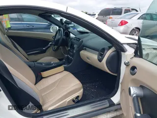2008 Mercedes-Benz SLK 280 z VIN WDBWK54F18F174473, wystawiony jako IAAI lot #42123501 z przebiegiem 102 143 mil mil oraz . Historia ofert i sprzedaży dostępna na DreamBid. Obrazek 5.