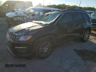 2019 Jeep Compass Altitude with VIN 3C4NJCBB4KT685886, listed as a Copart auction lot 74111314 with 24,455 mi miles and Salvage Title. Bid and sale history available at carsss.com. Image 1.