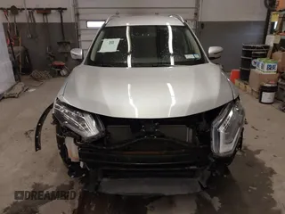 2019 Nissan Rogue SV with VIN KNMAT2MV3KP525593, listed as a IAAI auction lot 42044497 with 122,176 mi miles. Bid and sale history available at carsss.com. Image 13.
