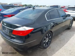 2009 Hyundai Genesis with VIN KMHGC46E09U023070, listed as a IAAI auction lot 41940565 with 152,028 mi miles. Bid and sale history available at carsss.com. Image 4.