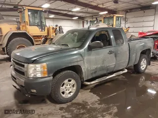 2009 Chevrolet Silverado 1500 LT with VIN 1GCEK29099Z286552, listed as a IAAI auction lot 41645344 with 253,177 mi miles. Bid and sale history available at carsss.com. Image 17.
