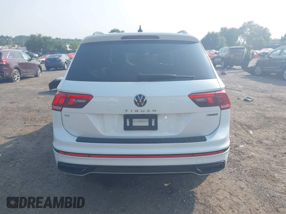 2023 Volkswagen Tiguan SE R-Line Black z VIN 3VV8B7AX9PM055640, wystawiony jako IAAI lot #42411380 z przebiegiem 68 922 mil mil oraz . Historia ofert i sprzedaży dostępna na DreamBid. Obrazek 15.