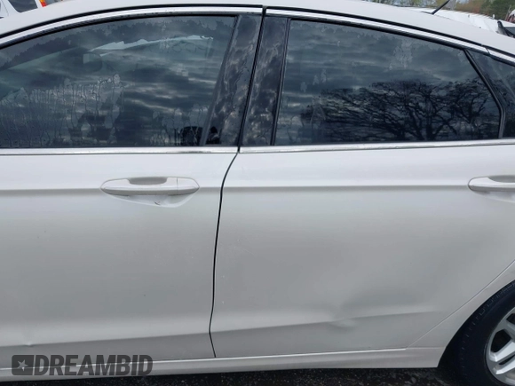 2016 Ford Fusion SE with VIN 1FA6P0HD2G5110225, listed as a IAAI auction lot 42011725 with 133,652 mi miles. Bid and sale history available at carsss.com. Image 14.