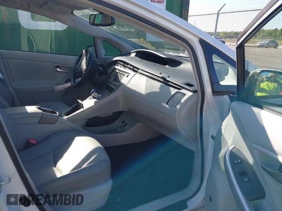 2013 Toyota Prius One with VIN JTDKN3DU3D0348163, listed as a IAAI auction lot 42115180 with 121,397 mi miles and . Bid and sale history available at DreamBid. Image 5.