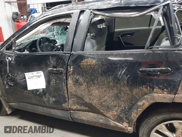 2024 Toyota RAV4 XLE Premium with VIN 2T3A1RFV3RC405031, listed as a IAAI auction lot 41977587 with 9,272 mi miles and . Bid and sale history available at DreamBid. Image 15.