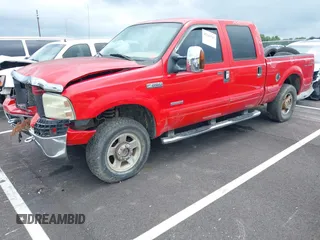 2006 Ford F-250 XL z VIN 1FTSW21PX6ED69409, wystawiony jako IAAI lot #42263767 z przebiegiem 233 176 mil mil oraz . Historia ofert i sprzedaży dostępna na DreamBid. Obrazek 17.