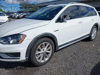 2017 Volkswagen Golf S с VIN 3VWH17AU0HM525270, выставлен на аукционе IAAI как лот 40931148 с пробегом Не указан миль и . История ставок и продаж доступна на DreamBid. Изображение 19.