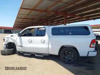 2021 Ram 1500 Big Horn с VIN 1C6SRFBT7MN682934, выставлен на аукционе IAAI как лот 42239094 с пробегом 85 381 миль миль и . История ставок и продаж доступна на DreamBid. Изображение 14.