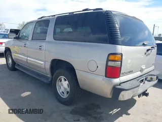 2006 GMC Yukon XL SLT with VIN 1GKEC16Z86J176813, listed as a IAAI auction lot 42018048 with 218,519 mi miles. Bid and sale history available at carsss.com. Image 3.