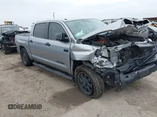 2016 Toyota Tundra SR5 z VIN 5TFEW5F16GX211321, wystawiony jako IAAI lot #41612834 z przebiegiem 56 438 mil mil oraz . Historia ofert i sprzedaży dostępna na DreamBid. Obrazek 1.
