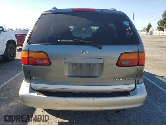 1999 Toyota Sienna LE with VIN 4T3ZF13C6XU162657, listed as a Copart auction lot 48332235 with 280,159 mi miles and Clean Title. Bid and sale history available at carsss.com. Image 6.