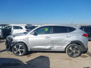 2017 Hyundai Tucson Value with VIN KM8J33A22HU457809, listed as a IAAI auction lot 41632652 with 26,154 mi miles. Bid and sale history available at carsss.com. Image 14.