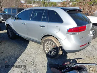 2014 Lincoln MKX with VIN 2LMDJ8JK3EBL15281, listed as a IAAI auction lot 41600646 with 201,995 mi miles. Bid and sale history available at carsss.com. Image 3.