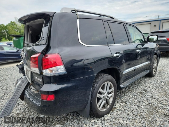 2013 Lexus LX 570 with VIN JTJHY7AX8D4086816, listed as a Copart auction lot 62361585 with Not provided miles and Clean title. Bid and sale history available at DreamBid. Image 3.