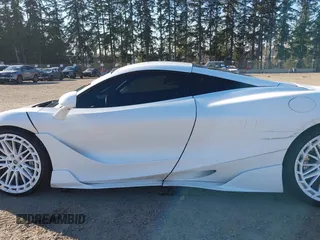 2018 McLaren 720S z VIN SBM14DCA1JW000891, wystawiony jako IAAI lot #41431972 z przebiegiem 23 724 mil mil oraz . Historia ofert i sprzedaży dostępna na DreamBid. Obrazek 14.